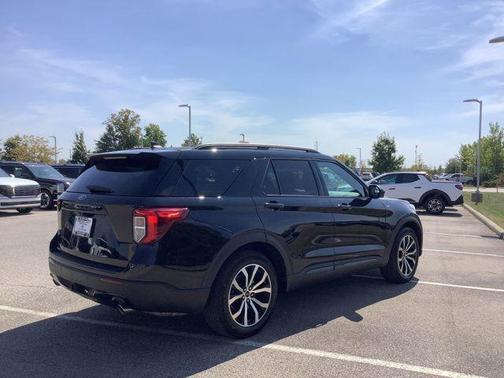 2022 Ford Explorer ST-Line