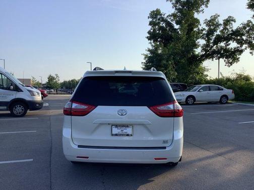 2019 Toyota Sienna XLE