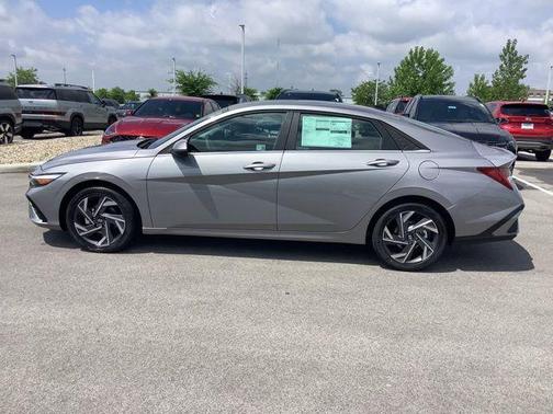 2025 Hyundai ELANTRA Limited