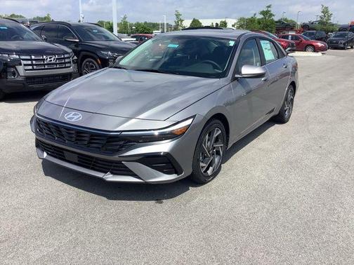2025 Hyundai ELANTRA Limited