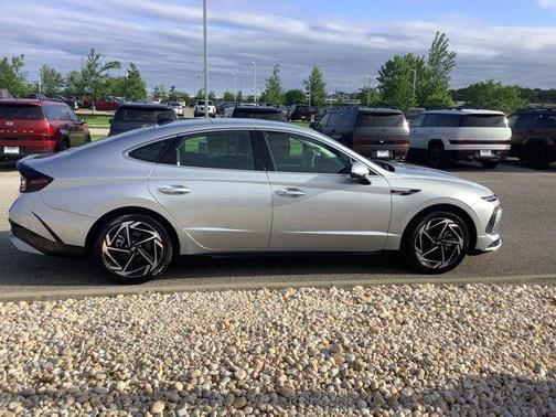 Aero Silver 2026 Hyundai SONATA SEL