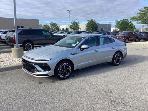 Aero Silver 2026 Hyundai SONATA SEL