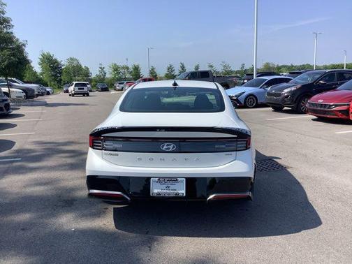 2025 Hyundai SONATA Hybrid SE