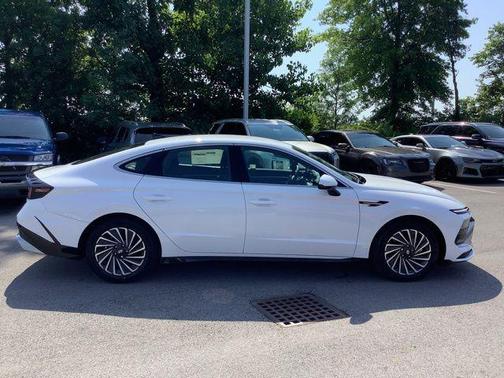 2025 Hyundai SONATA Hybrid SE