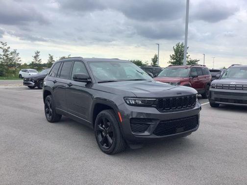 2022 Jeep Grand Cherokee Altitude