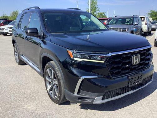 Crystal Black Pearl 2024 Honda Pilot Elite