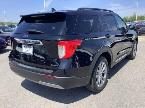 Agate Black Metallic 2022 Ford Explorer XLT