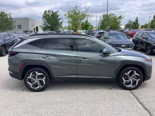 Amazon Gray 2022 Hyundai TUCSON Limited