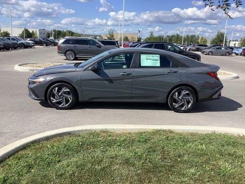 2025 Hyundai ELANTRA Sport