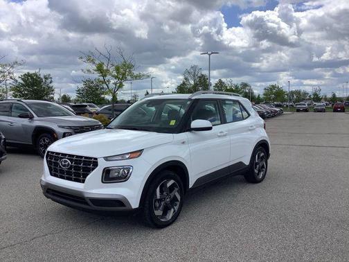 Lunar White 2026 Hyundai VENUE SEL