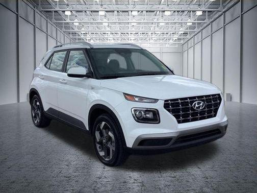 Lunar White 2026 Hyundai VENUE SEL