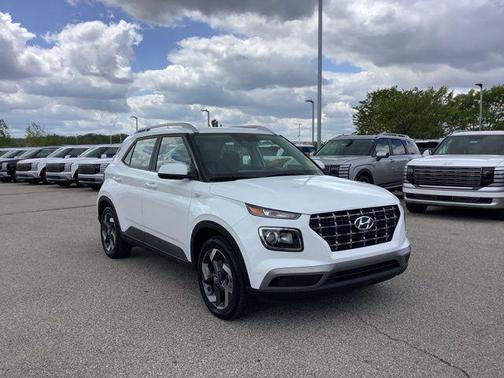 Lunar White 2026 Hyundai VENUE SEL