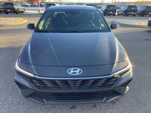 2025 Hyundai ELANTRA HEV SEL Sport