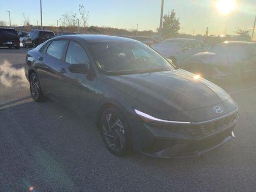 2025 Hyundai ELANTRA HEV SEL Sport