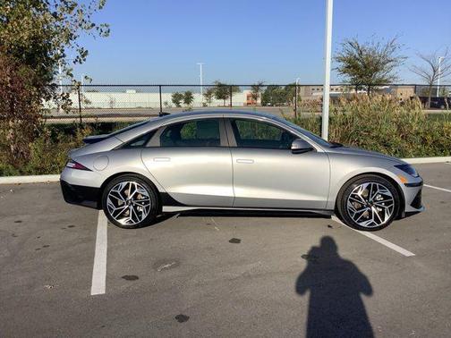 2025 Hyundai IONIQ 6 SEL