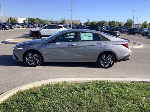 2025 Hyundai ELANTRA Sport