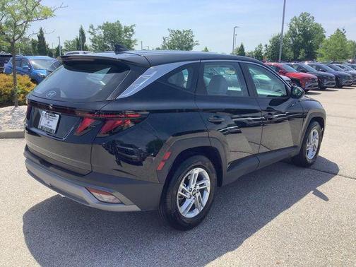 Phantom Black 2025 Hyundai TUCSON SE
