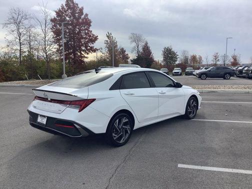 2025 Hyundai ELANTRA HEV SEL Sport