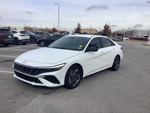 2025 Hyundai ELANTRA HEV SEL Sport