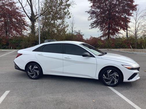 2025 Hyundai ELANTRA HEV SEL Sport