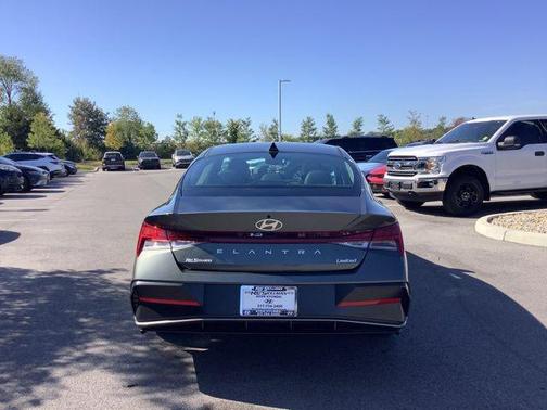2025 Hyundai ELANTRA Limited