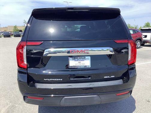 Onyx Black 2024 GMC Yukon XL SLE