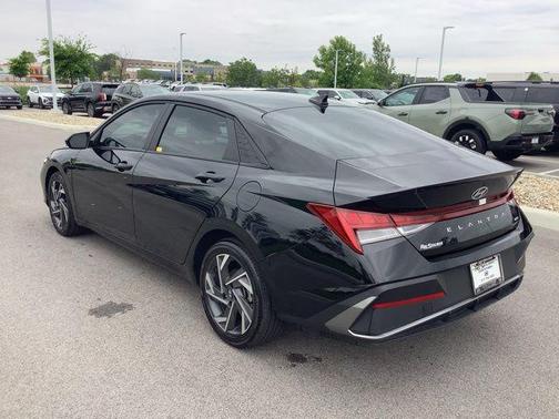 2025 Hyundai ELANTRA HEV SEL Sport