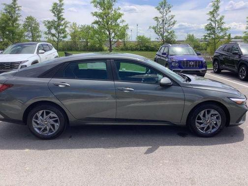 2025 Hyundai ELANTRA HEV Blue