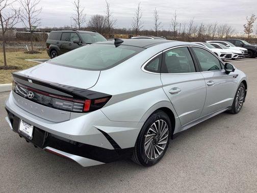 2025 Hyundai SONATA Hybrid Limited