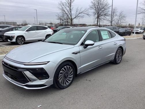 2025 Hyundai SONATA Hybrid Limited