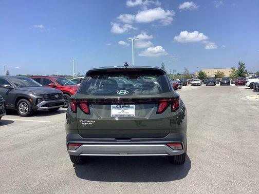 2025 Hyundai TUCSON SE