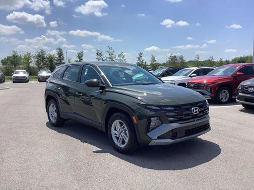 2025 Hyundai TUCSON SE