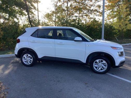 2026 Hyundai VENUE SE