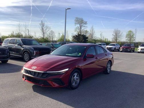 2025 Hyundai ELANTRA SE