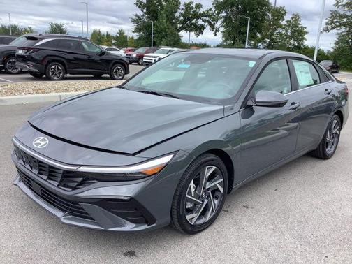 2025 Hyundai ELANTRA Limited