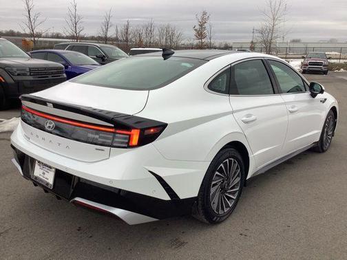2025 Hyundai SONATA Hybrid Limited