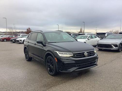 2022 Volkswagen Tiguan 2.0T SE R-Line Black 4MOTION