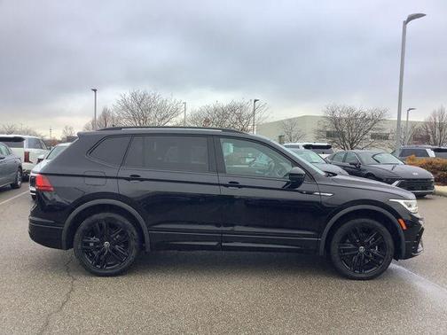 2022 Volkswagen Tiguan 2.0T SE R-Line Black 4MOTION