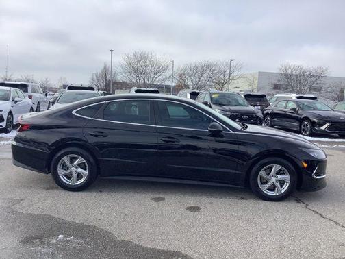 2023 Hyundai SONATA SE