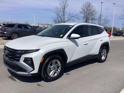 2025 Hyundai TUCSON SE