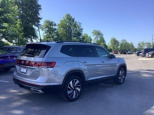 2024 Volkswagen Atlas 2.0T SE w/Technology 4MOTION