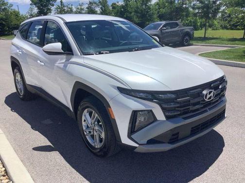 Serenity White Pearl 2025 Hyundai TUCSON SE