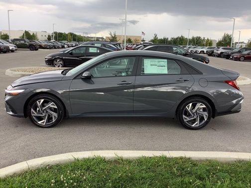 2025 Hyundai ELANTRA Sport