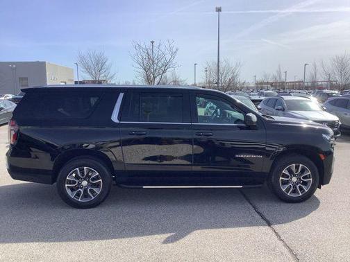 2023 Chevrolet Suburban LT