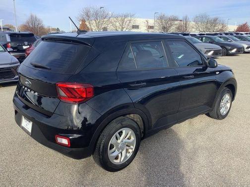 2023 Hyundai VENUE SE