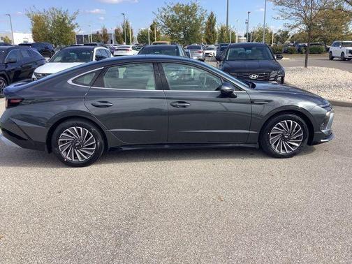 Portofino Gray 2026 Hyundai SONATA Hybrid SE