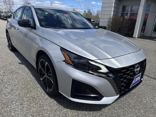 Brilliant Silver Metallic 2024 Nissan Altima SR Intelligent AWD