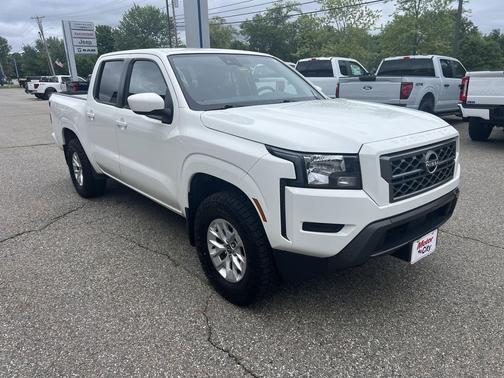 Glacier White 2024 Nissan Frontier SV