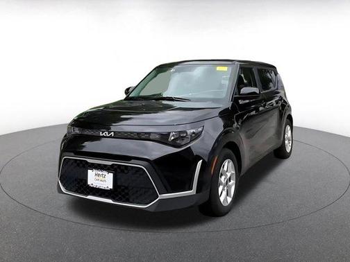 Fusion Black 2025 Kia Soul LX