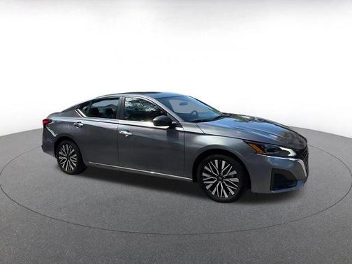 Gun Metallic 2025 Nissan Altima SV FWD